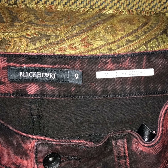 Shorts - Picture 2 of 3